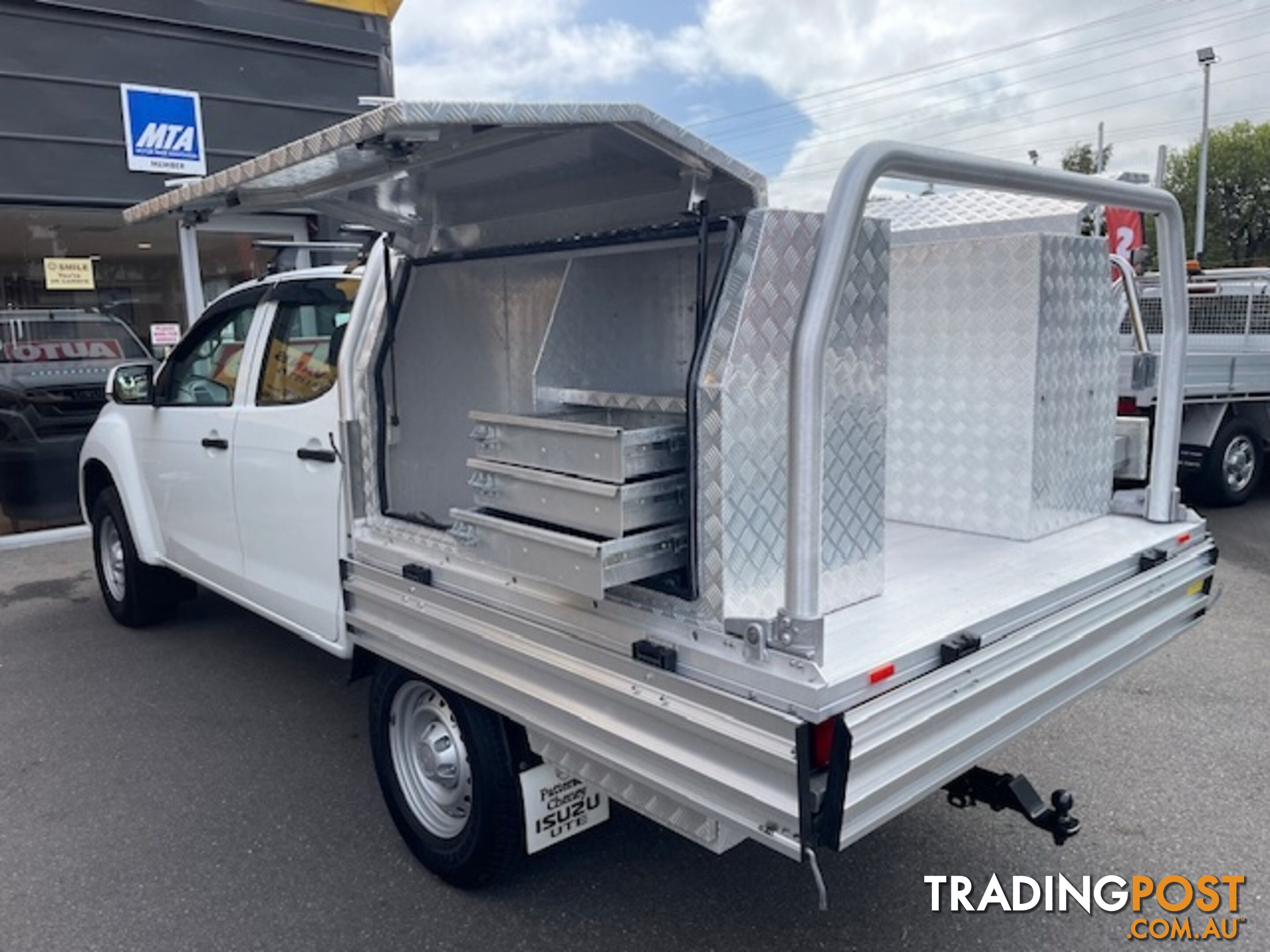 2019 ISUZU D-MAX SX HI-RIDE 4X2 TF MY18 CREW CCHAS