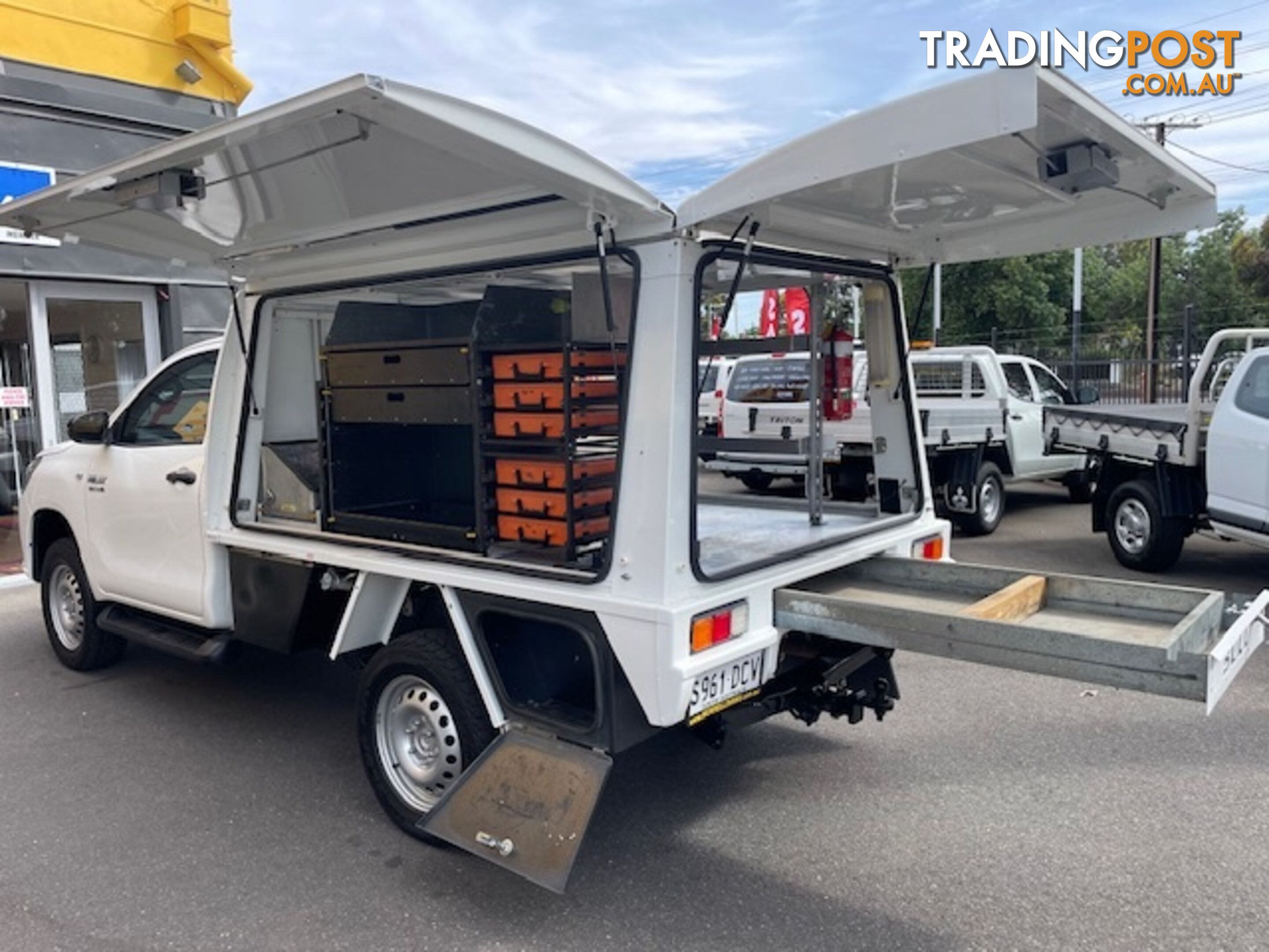 2018 TOYOTA HILUX SR 4X4 GUN126R MY19 CCHAS