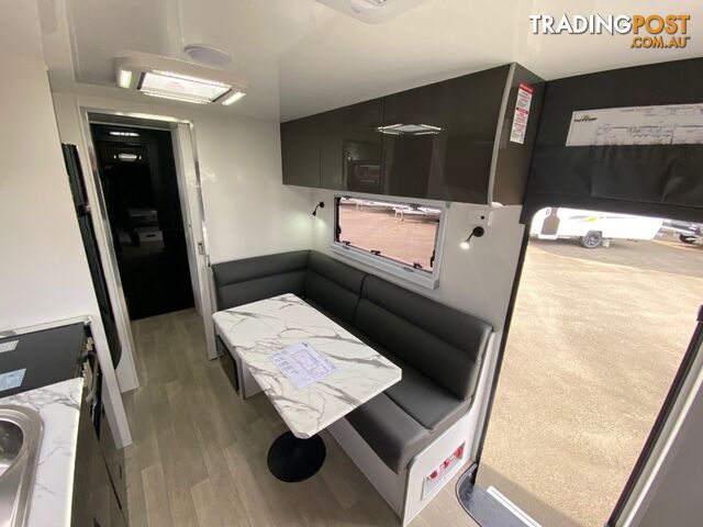 SUNFINDER 21FT 6 BUNK VAN - photo 5 of 8
