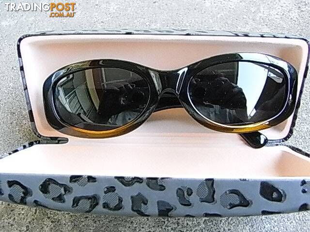 COUNTRY ROAD SUNGLASSES VGC MADE IN ITALY PICKUP CLAYTON 3168 OR