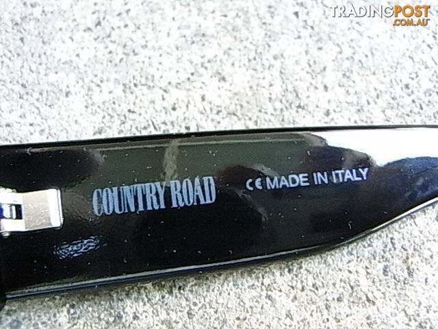 COUNTRY ROAD SUNGLASSES MADE IN ITALY PICKUP OR POST 6.99