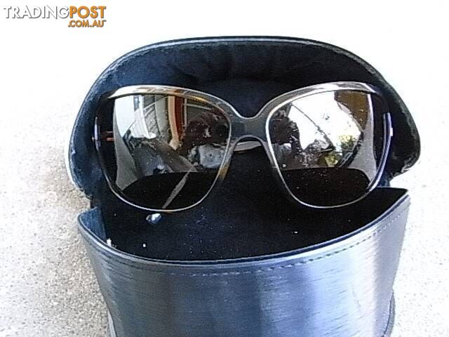 DOLCE & GABBANA MADE IN ITALY SUNGLASSES PICKUP OR POST 6.99 - photo 3 of 8