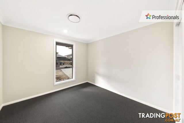 1 Bielski Crescent Oran Park NSW 2570