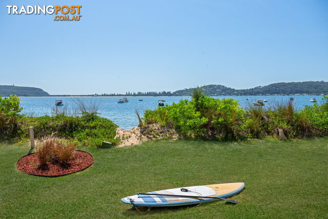3 Ross Smith Parade GREAT MACKEREL BEACH NSW 2108 - photo 2 of 25