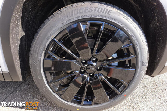 2026 MITSUBISHI OUTLANDER BLACK EDITION ZM  - photo 5 of 37