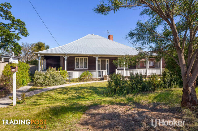 11 Hutton Street COLLIE WA 6225