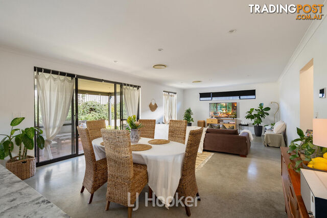 42 Martingale Drive DUNSBOROUGH WA 6281 - photo 2 of 25