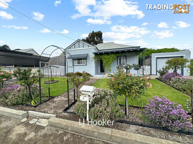 2 Holmes Street COLLIE WA 6225