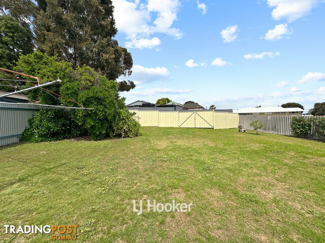 2 Holmes Street COLLIE WA 6225