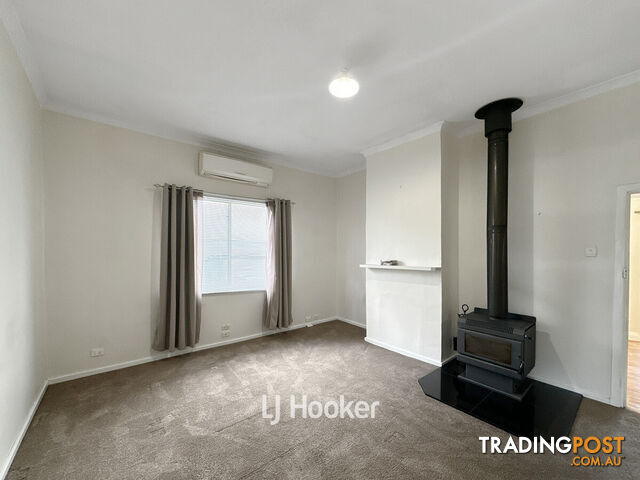 2 Holmes Street COLLIE WA 6225