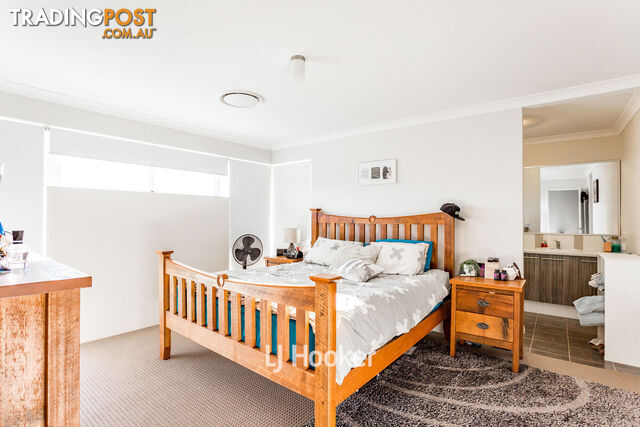 22 Hazelgrove Crescent MILLBRIDGE WA 6232