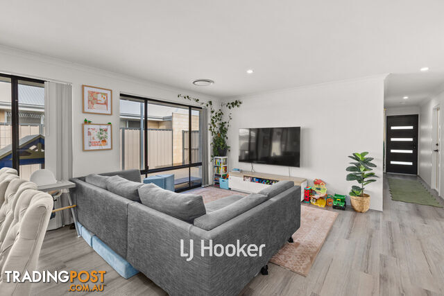 39 Carnelian Avenue AUSTRALIND WA 6233 - photo 3 of 22