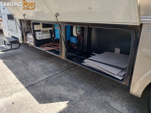 2011 Winnebago Longreach Twin Slideout Motorhome