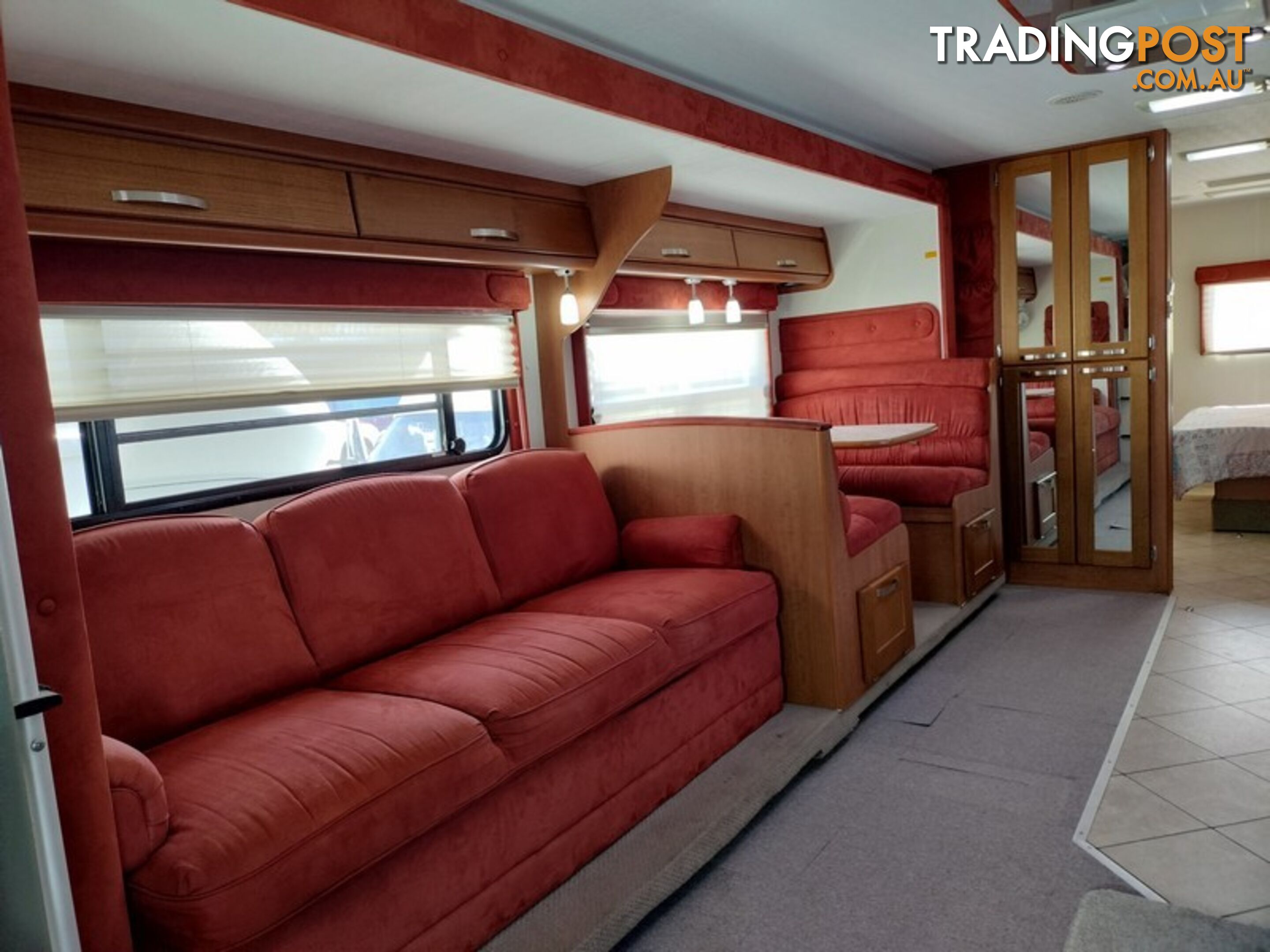 2011 Winnebago Longreach Twin Slideout Motorhome