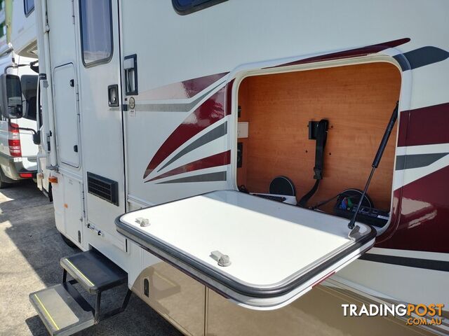 2011 Winnebago Longreach Twin Slideout Motorhome