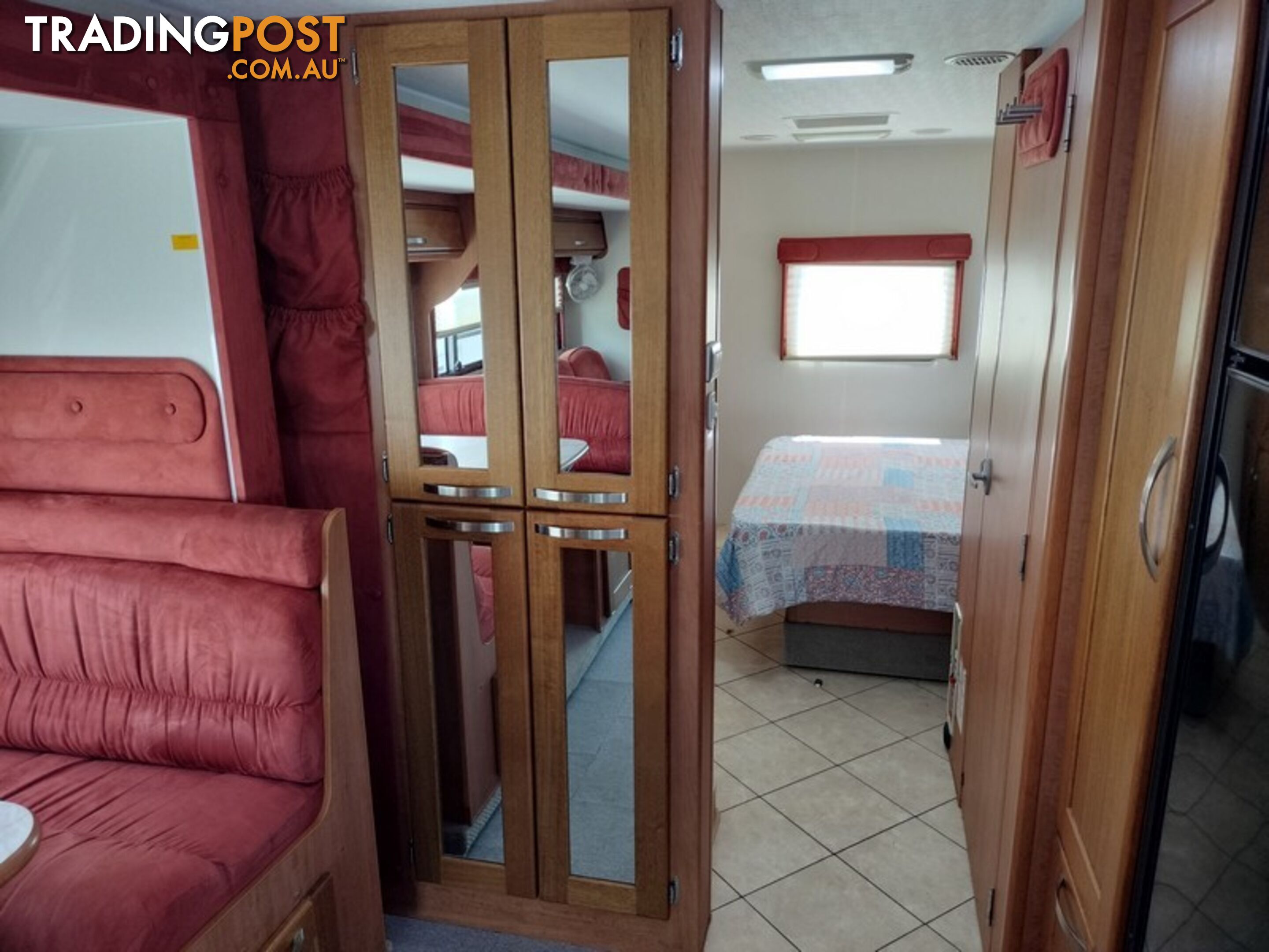 2011 Winnebago Longreach Twin Slideout Motorhome