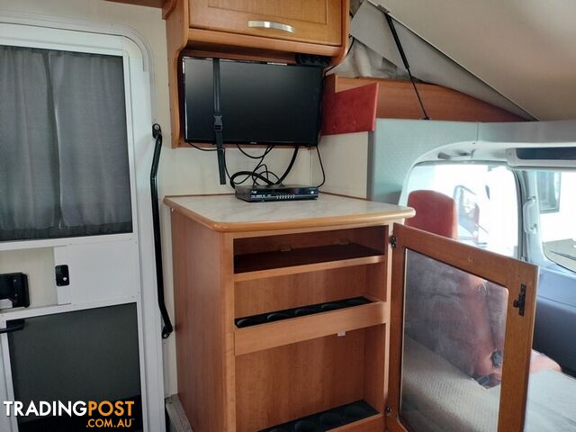 2011 Winnebago Longreach Twin Slideout Motorhome