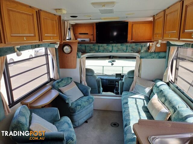 2001 Winnebago Alpine 2855 Motorhome