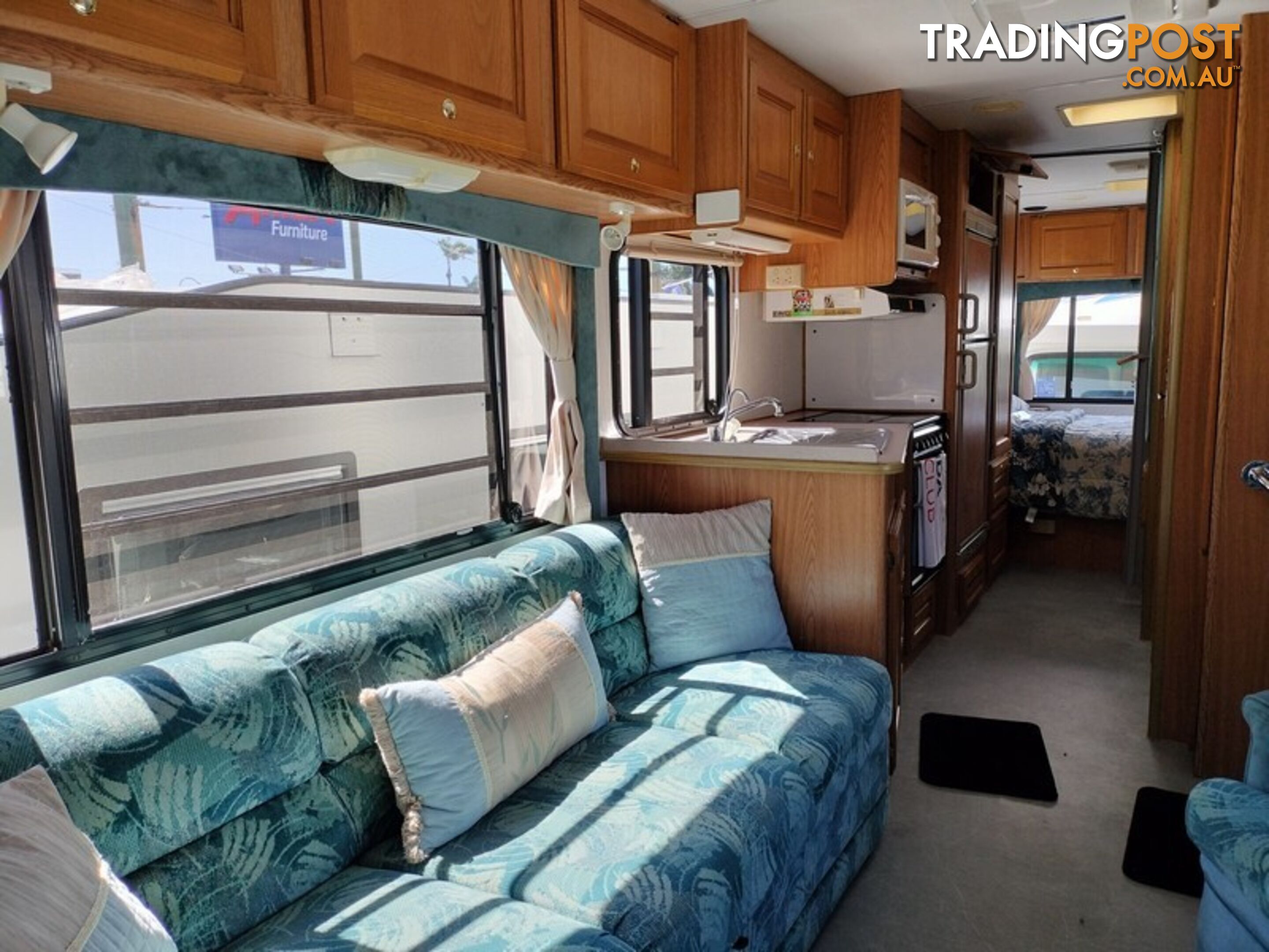 2001 Winnebago Alpine 2855 Motorhome