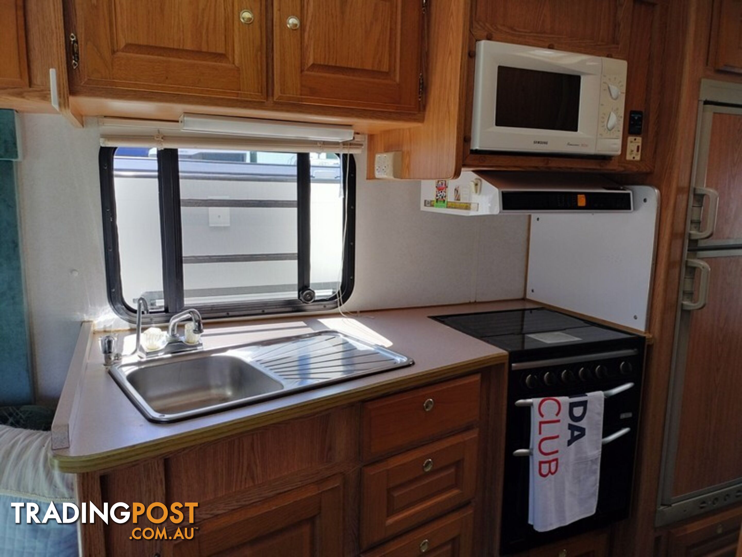 2001 Winnebago Alpine 2855 Motorhome