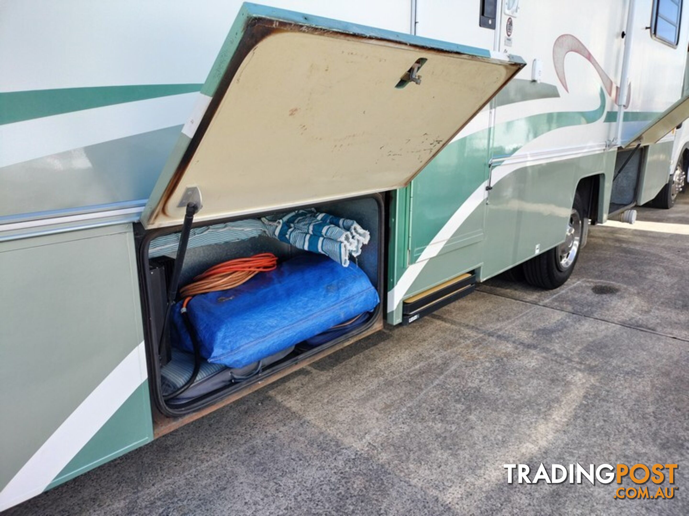 2001 Winnebago Alpine 2855 Motorhome