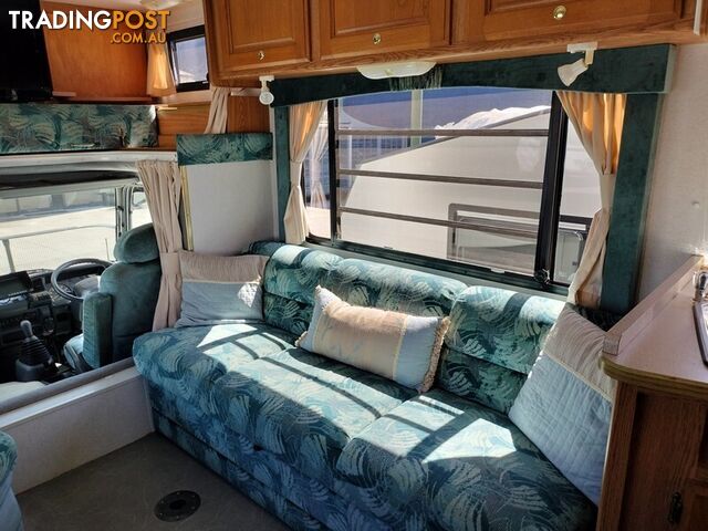 2001 Winnebago Alpine 2855 Motorhome