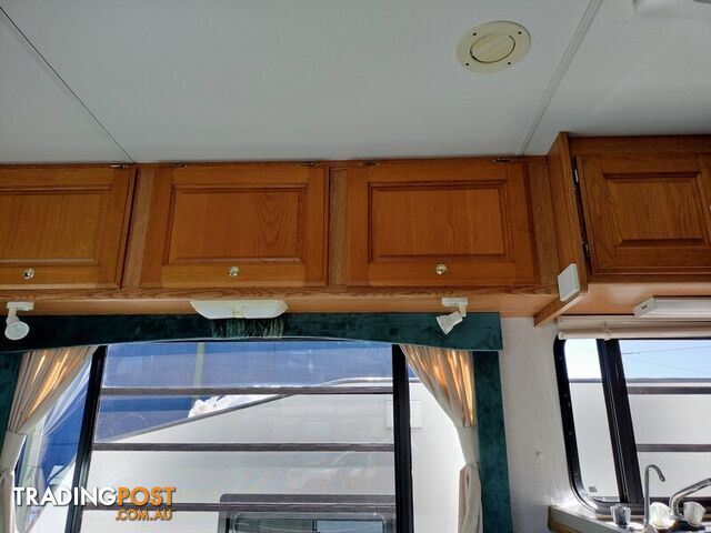 2001 Winnebago Alpine 2855 Motorhome