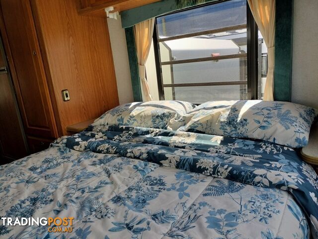 2001 Winnebago Alpine 2855 Motorhome