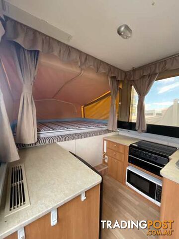 2009 JAYCO Hawk wind up Camper - photo 3 of 10