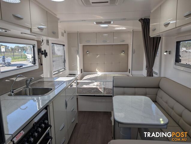 2020 Supreme Classic Tourer Double Bunk - photo 4 of 32