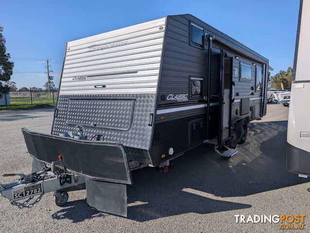 2020 Supreme Classic Tourer Double Bunk - photo 2 of 32