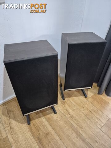 2x Luxman vintage floor speakers