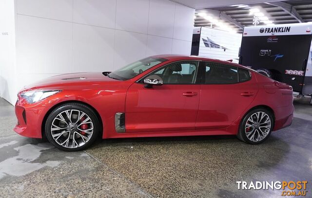 2017 Kia Stinger 330Si Sedan - photo 3 of 34