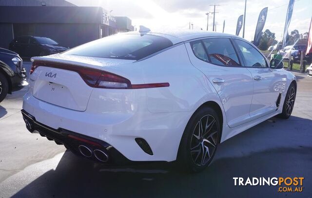2022 Kia Stinger 330S Sedan - photo 4 of 23