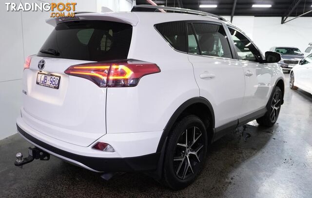 2017 Toyota RAV4 GXL  SUV - photo 5 of 27