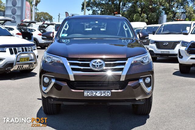 2015 TOYOTA FORTUNER Crusade GUN156R WAGON - photo 3 of 16