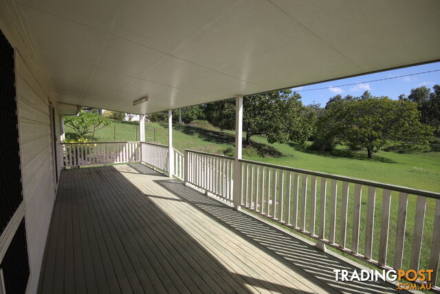 112 Lyons Street MUNDUBBERA QLD 4626 - photo 4 of 10
