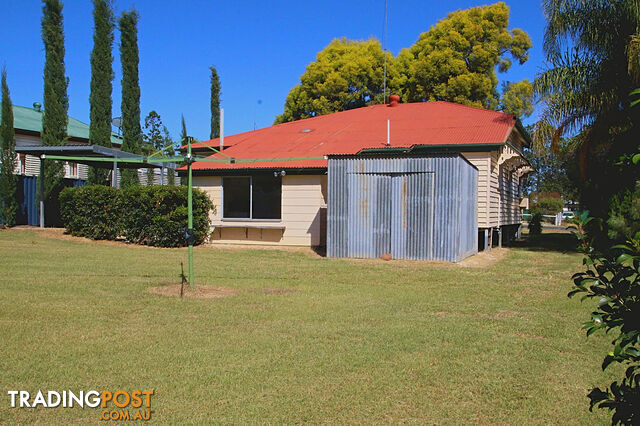 9 Faraday Street MONTO QLD 4630