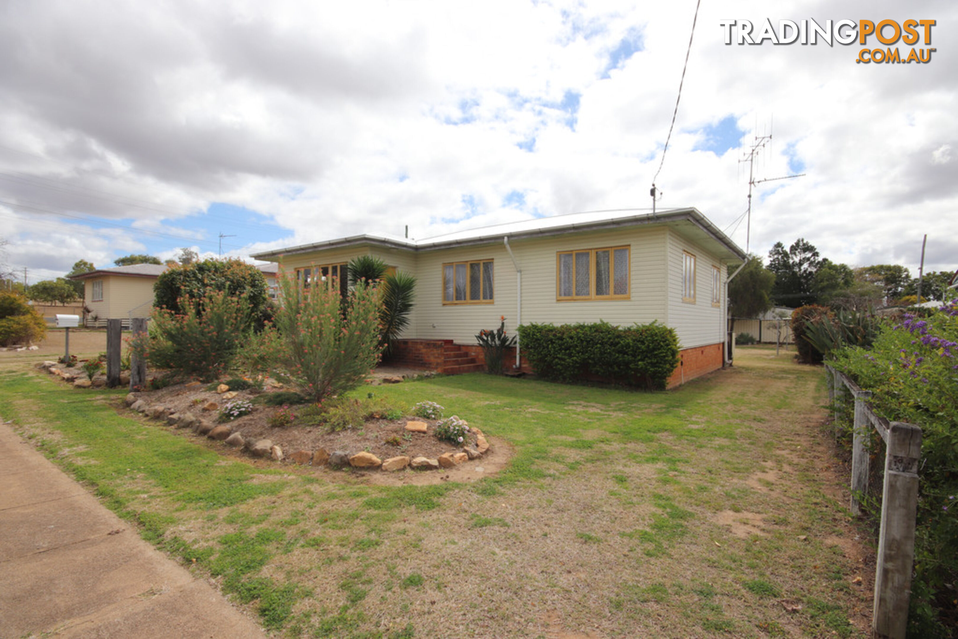 43 Landy Street MUNDUBBERA QLD 4626