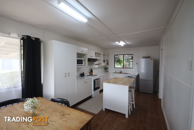 16 Olympia Street MUNDUBBERA QLD 4626 - photo 2 of 16