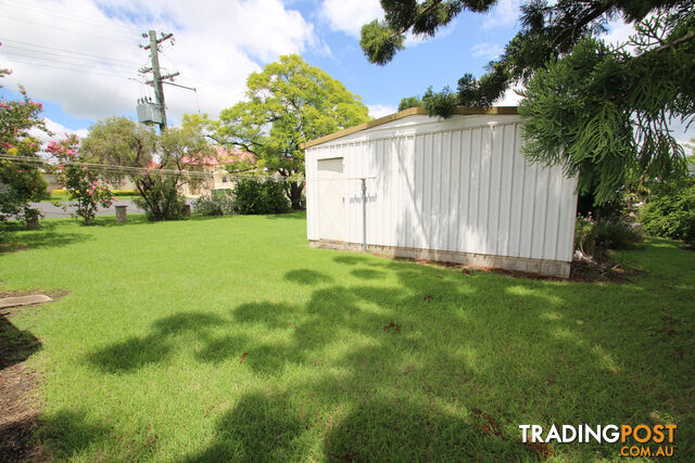 6 Rutherford Street MONTO QLD 4630