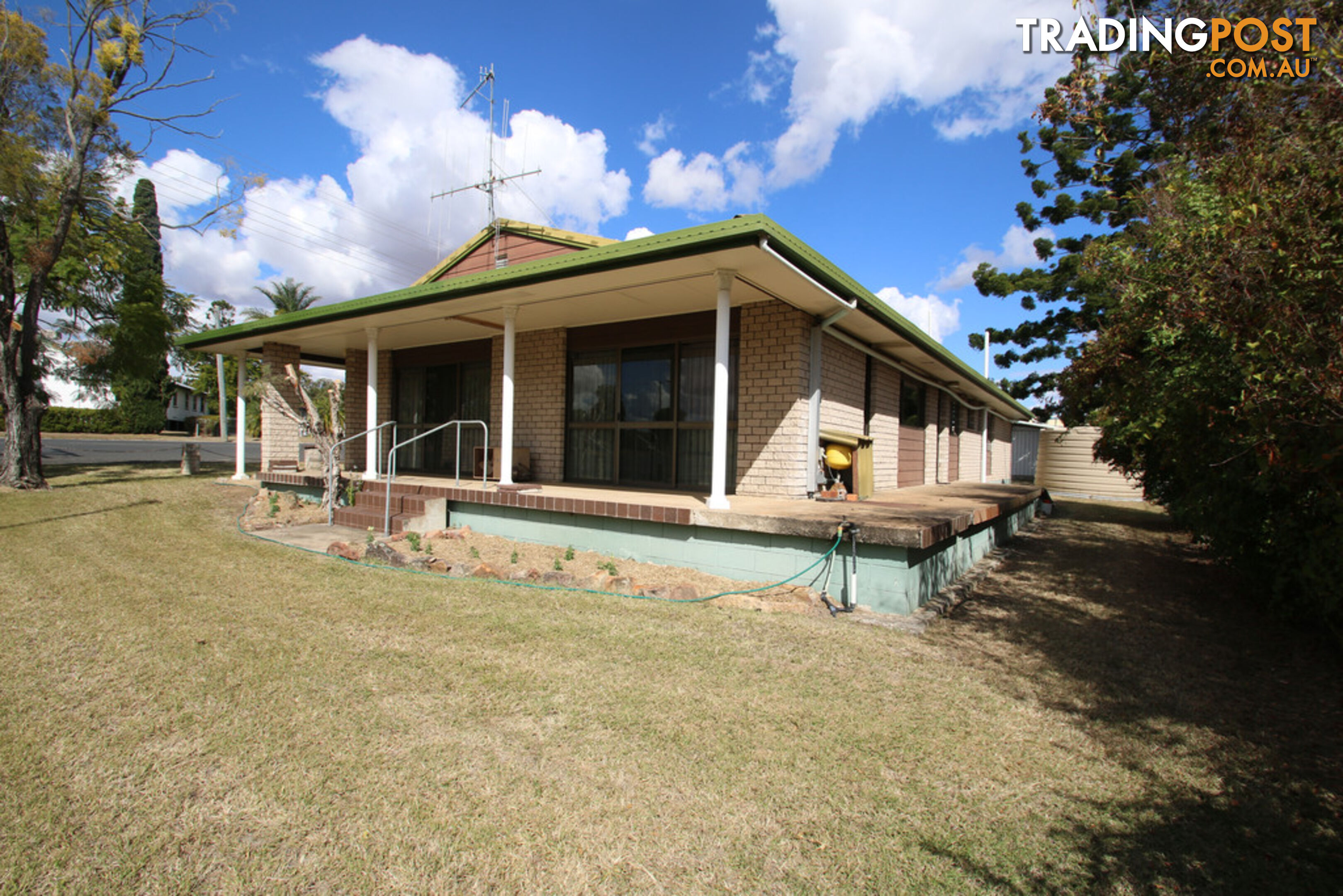 6 Rutherford Street MONTO QLD 4630