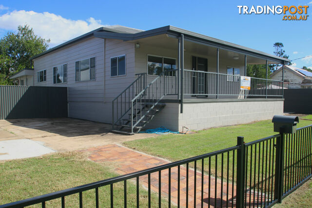 7 Flinders Street MONTO QLD 4630