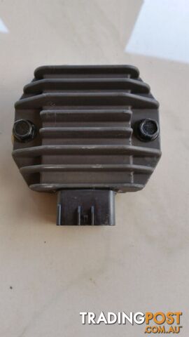 Yamaha YzfR15 Voltage Regulator Rectifier Original OEM 2013 - photo 2 of 2