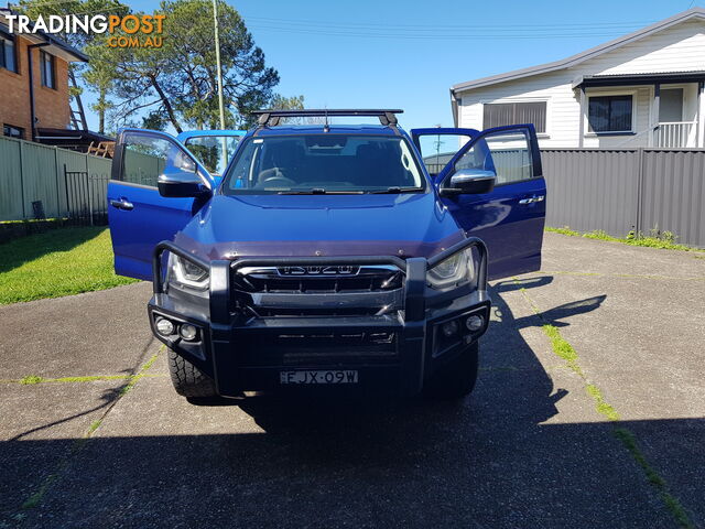 2020 Isuzu D-MAX Cab Chassis Truck