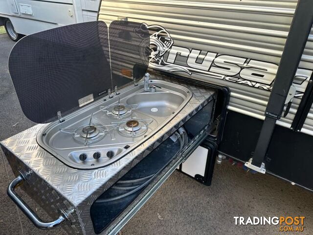 CRUSADER MANHATTAN FULL ENSUITE*RECLINERS*AIR COND*DIESEL HEATER*REAR STORAGE BINS* - photo 4 of 21