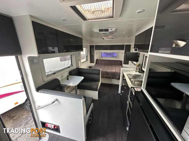2017 FRANKLIN RAZOR*2017*ISLAND BED*COMPRESSOR FRIDGE*FULL ENSUITE/WASH MACHINE*FULL ANNEX*SOLAR BAT - photo 5 of 14