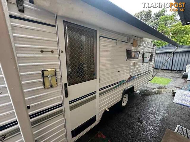 2006 REGENT SERIES 3 CRUISER* 150 LITRE FRIDGE*SINGLE BEDS*AIR COND*BATTERY - photo 3 of 11