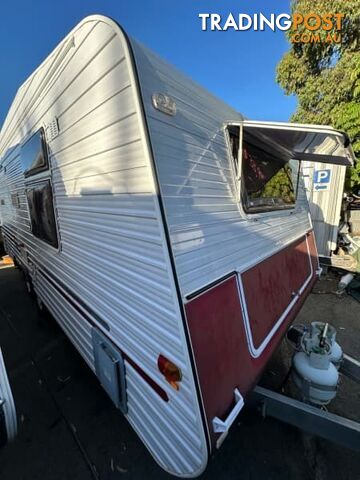 LOTUS*19FT*AIR COND*BATTERIES*ISLAND BED*COMBO TOILET/SHOWER*1680KG TARE - photo 4 of 14