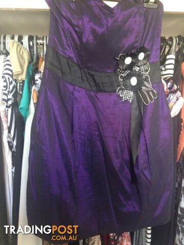 Strapless sweetheart purple cocktail dress - photo 2 of 4